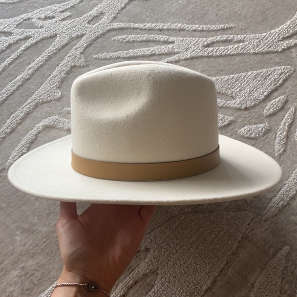 Lack of Color hat brand new Sz. S